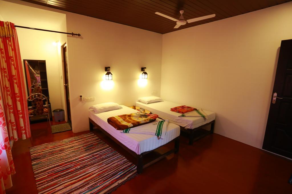 Marari John'S Beach Apartman Mararikulam Kültér fotó