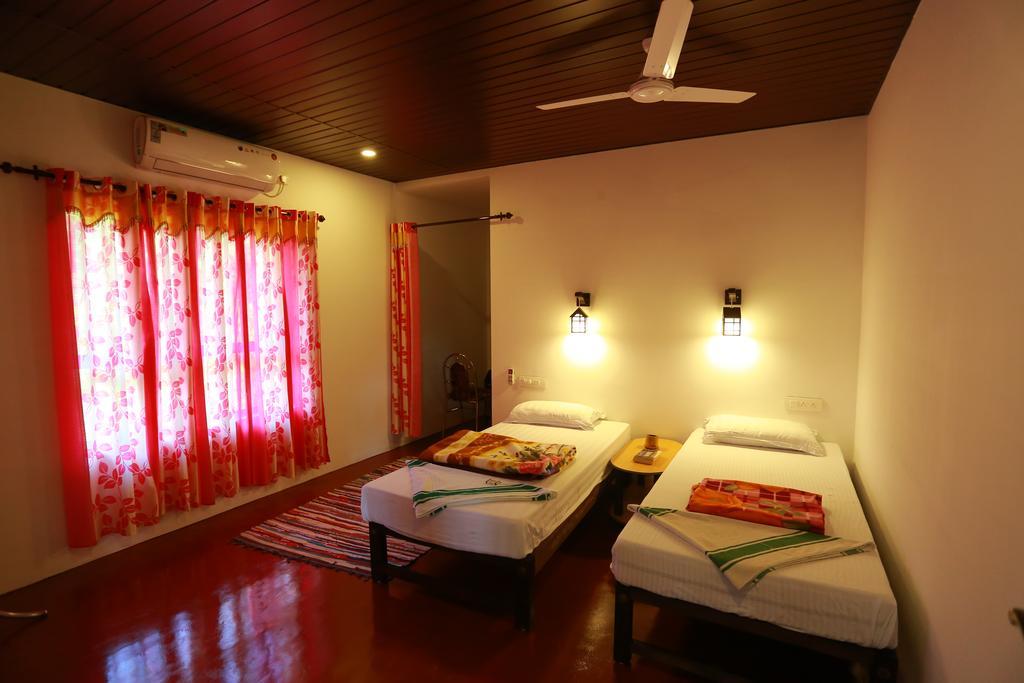 Marari John'S Beach Apartman Mararikulam Kültér fotó